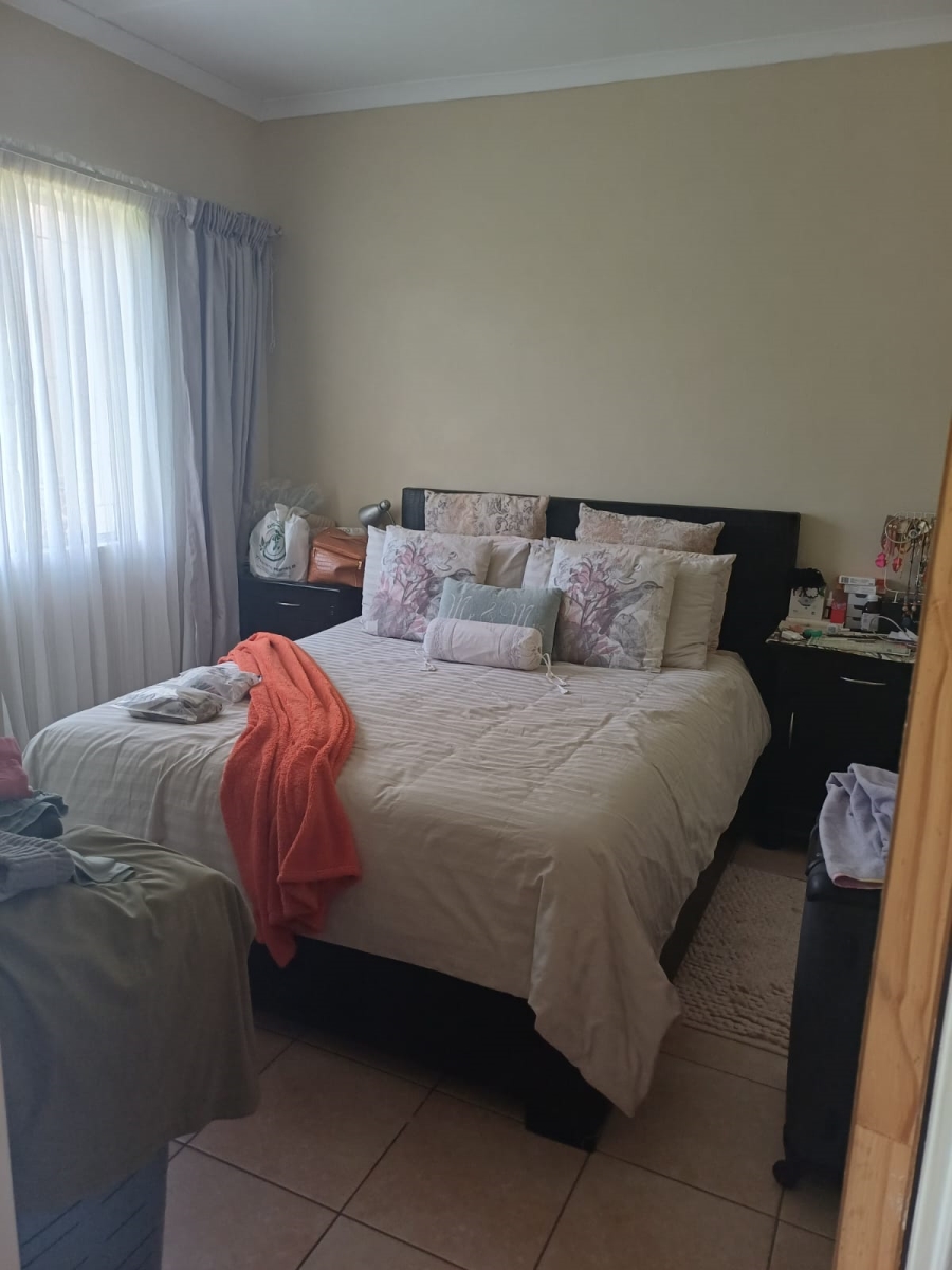 To Let 2 Bedroom Property for Rent in Komani Park Eastern Cape